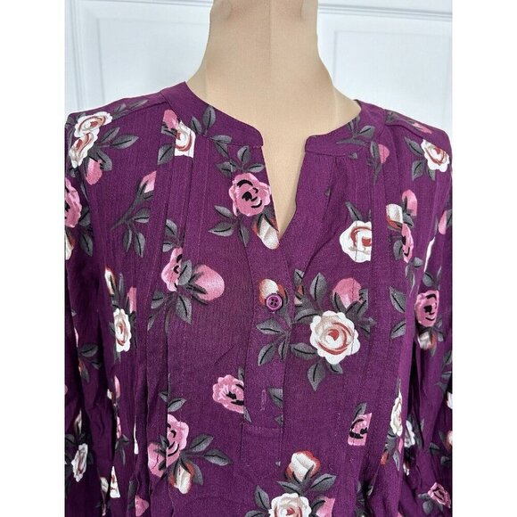 Fun2Fun Plum Floral Maley Pleated V-Neck 3/4 Sleeve Blouse Size XS - Picture 2 of 9
